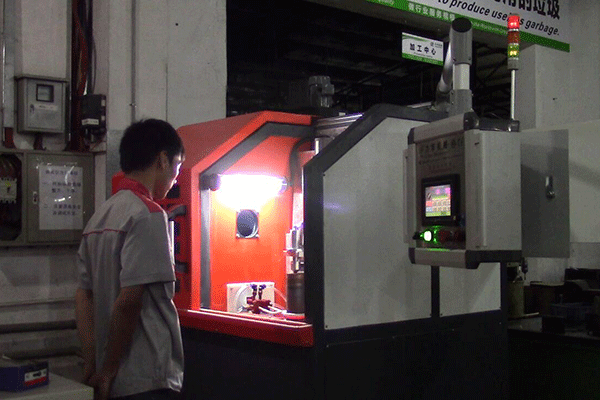 1540388429750325.png 立式數(shù)控淬火機(jī)床-5.png